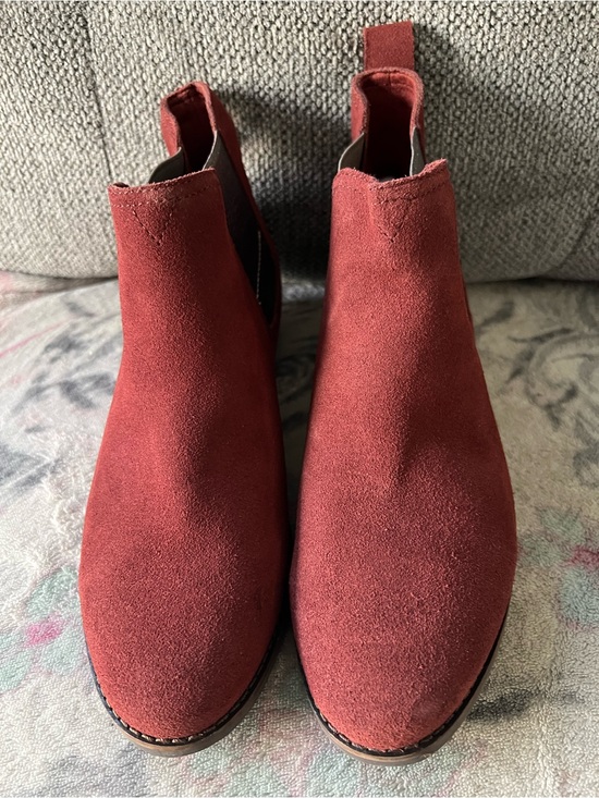 Toms Shoes - Toms Women's Ankle Boots in Burgundy Suede